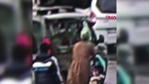 İstanbul Polis Bu Hırsızın Peşinde...bebek Arabalı Kadınları Soyuyor