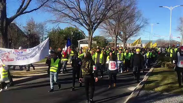 Gilets jaunes : les manifestants arlésiens rejoignent Nîmes