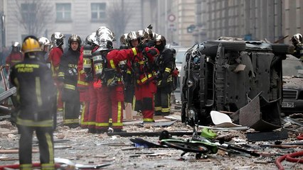 Mueren dos bomberos y una ciudadana española en la explosión que ha sacudido el corazón de París