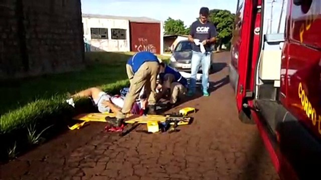 Mulher tem lesões graves ao ser atropelada por carro na marginal da BR-467