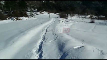 115 familje të bllokuara në Dibër, trashësia e dëborës arrin 2 m, mungon edhe energjia