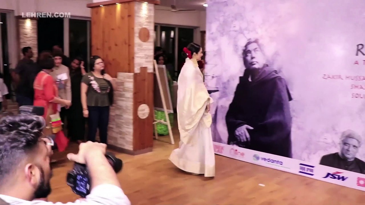 Aishwarya Rai And Rekha Show Love For Each Other It The Cutest Thing On Internet