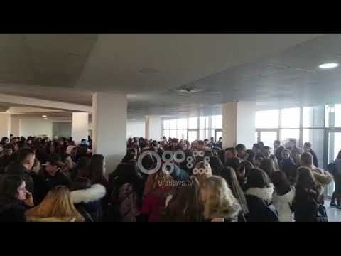 Ora News - Bojkotojnë mësimin edhe studentët e Universitetit të Durrësit
