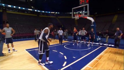 Lebron James Lakukan Shot Ciamik, Kevin Durant Kepancing Pengen Nyoba Tapi malah Jadi Gini