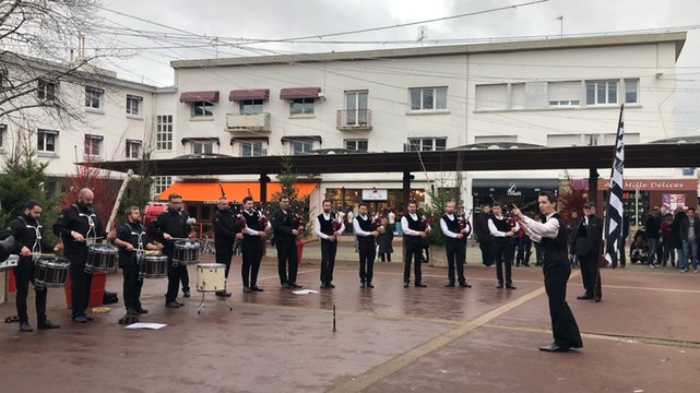 Le bagad de Lorient en ville