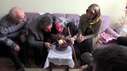 101 yaşındaki nineye doğum günü kutlaması - SAMSUN
