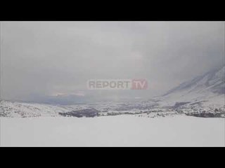 Dëbora në Kukës arrin mbi 1 m, probleme në rrugët rurale