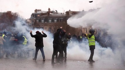 Tränengas und Festnahmen: "Gelbwesten" demonstrieren wieder