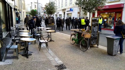 Avignon : les cafés rentrent leur terrasse à l'approche des gilets jaunes