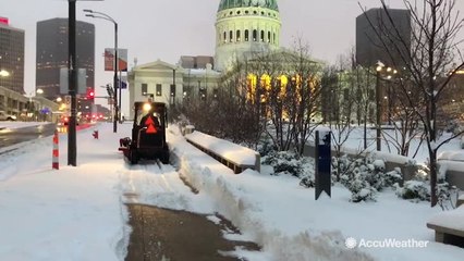 City workers rush to clear snow before next round of precipitation