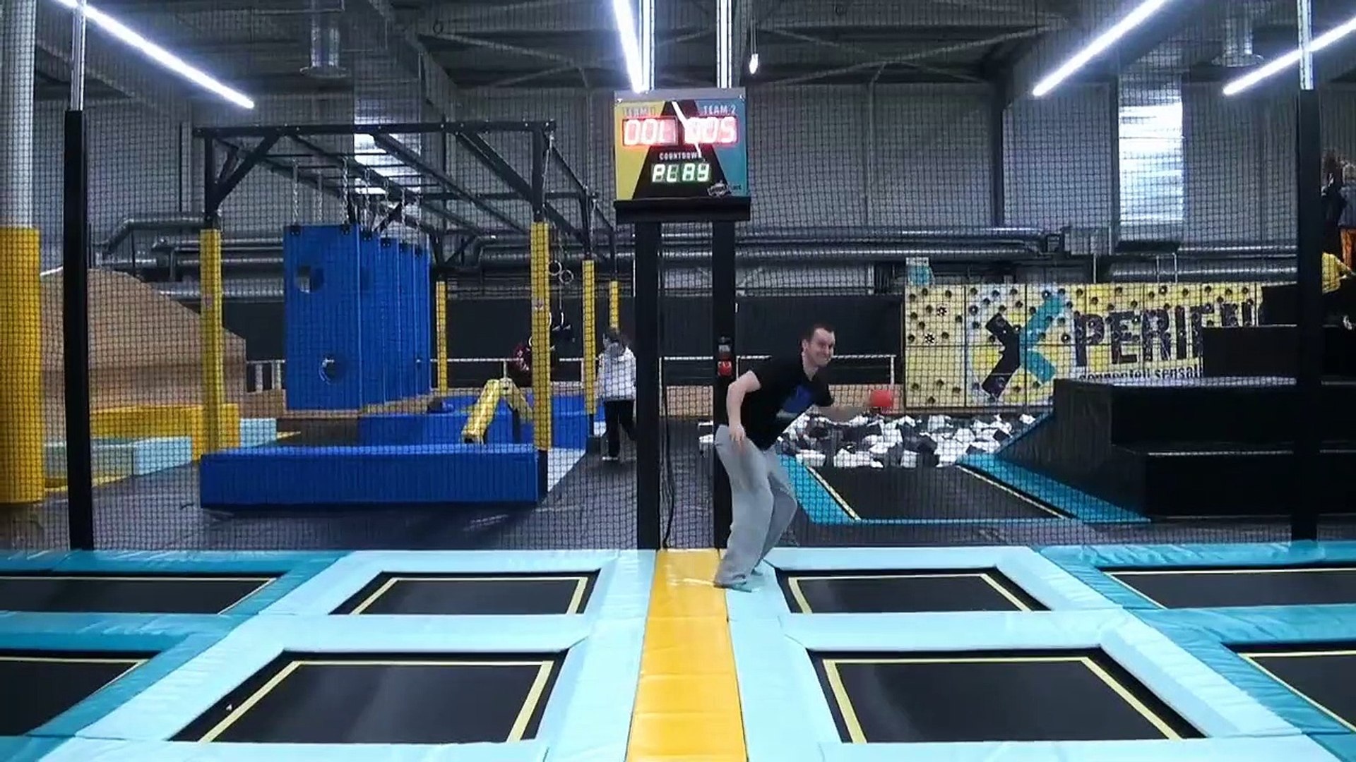 Xperience park: le nouveau parc trampoline "connecté" de A à Z - Vidéo  Dailymotion