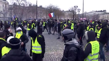 Fransa'da sarı yeleklilere polis müdahalesi (2) - PARİS