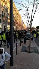 Marseille : les gilets jaunes sont aux Terrasses du Port