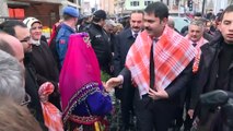 Çevre ve Şehircilik Bakanı Murat Kurum vatandaşlara bez torba dağıttı - BALIKESİR