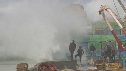 شاهد: عاصفة نورما تعصف بالبنية التحتية لبنان وغزة