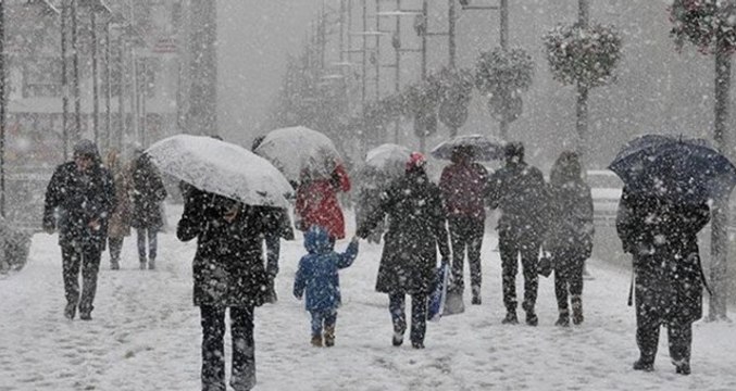 Meteoroloji Uyarmıştı! Beklenen Kar Yağışı Çorlu'da Başladı