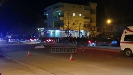 Report Tv - Aksident në Durrës, makina përplas këmbësorët, 2 të vdekur