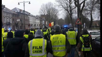Mons : les Gilets jaunes bloquent le ring de Mons