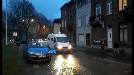 Gilets jaunes à Mons : les policiers arrivent en nombre