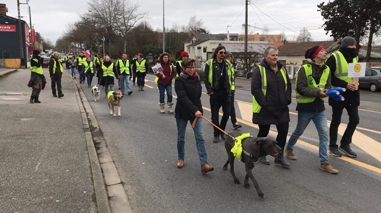 Acte IX de la mobilisation des gilets jaunes avec une marche dans les rues de la commune
