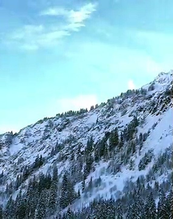 Ce village autrichien utilise la dynamite pour controler les avalanches... Impressionnant