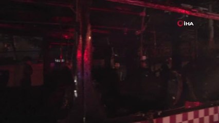 Küçükçekmece'de Park Halindeki Halk Otobüsü Alev Alev Yandı