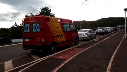 Ciclista ferida é socorrida na Região do Lago