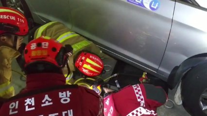 지하 주차장에 누워있다가 택시에 깔려 중태 / YTN