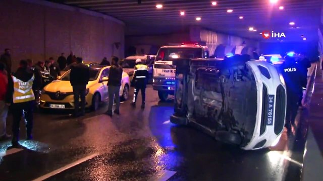 ‘Dur’ İhtarına Uymayan Sürücüyü Kovalayan Polis Aracı Kaza Yaptı