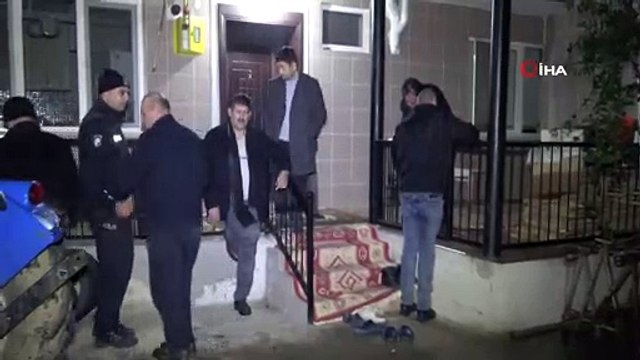 Mahalleyi sokağa döküp polisi peşine takan hırsız kamerada...Güvenlik kamerasını görünce böyle kaçtı