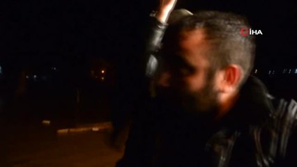 Su Baskınında Mahsur Kalan Aile Kepçeyle Kurtarıldı