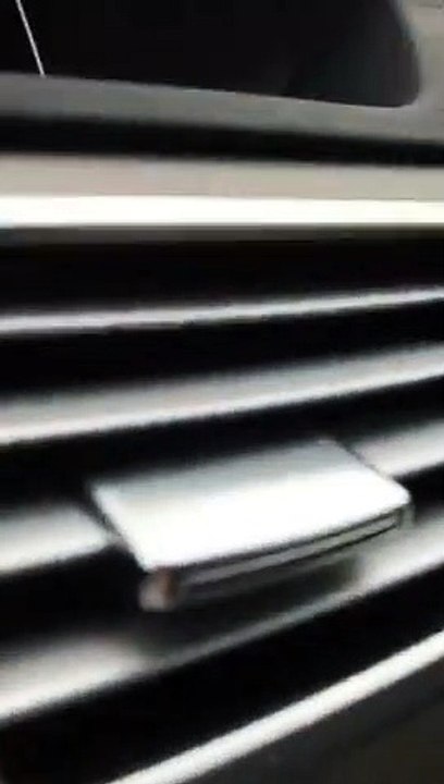 Il fait de la trottinette à 85 km/h sur l'A86 (France)