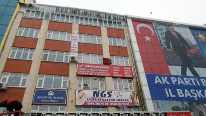 İtfaiye buz sarkıtlarını temizledi - BİNGÖL