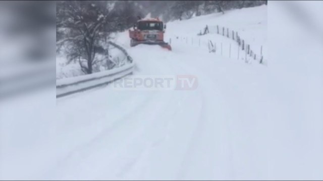 Report Tv - Dëbora mbi 2 metra në disa zona, Dukagjini i bllokuar