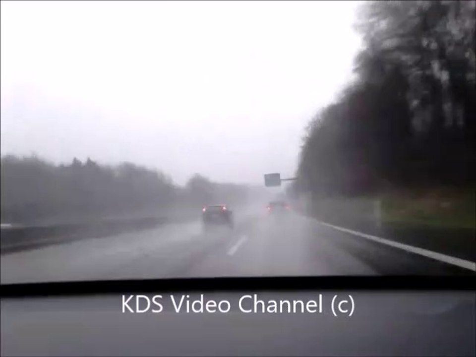 Sturm, Wind ,Regen auf der Autobahn A1 .Dortmund nach Köln. NRW.13.01.2019