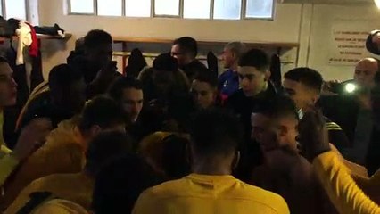 Les joueurs de l'AS Saint-Priest fêtent leur qualification