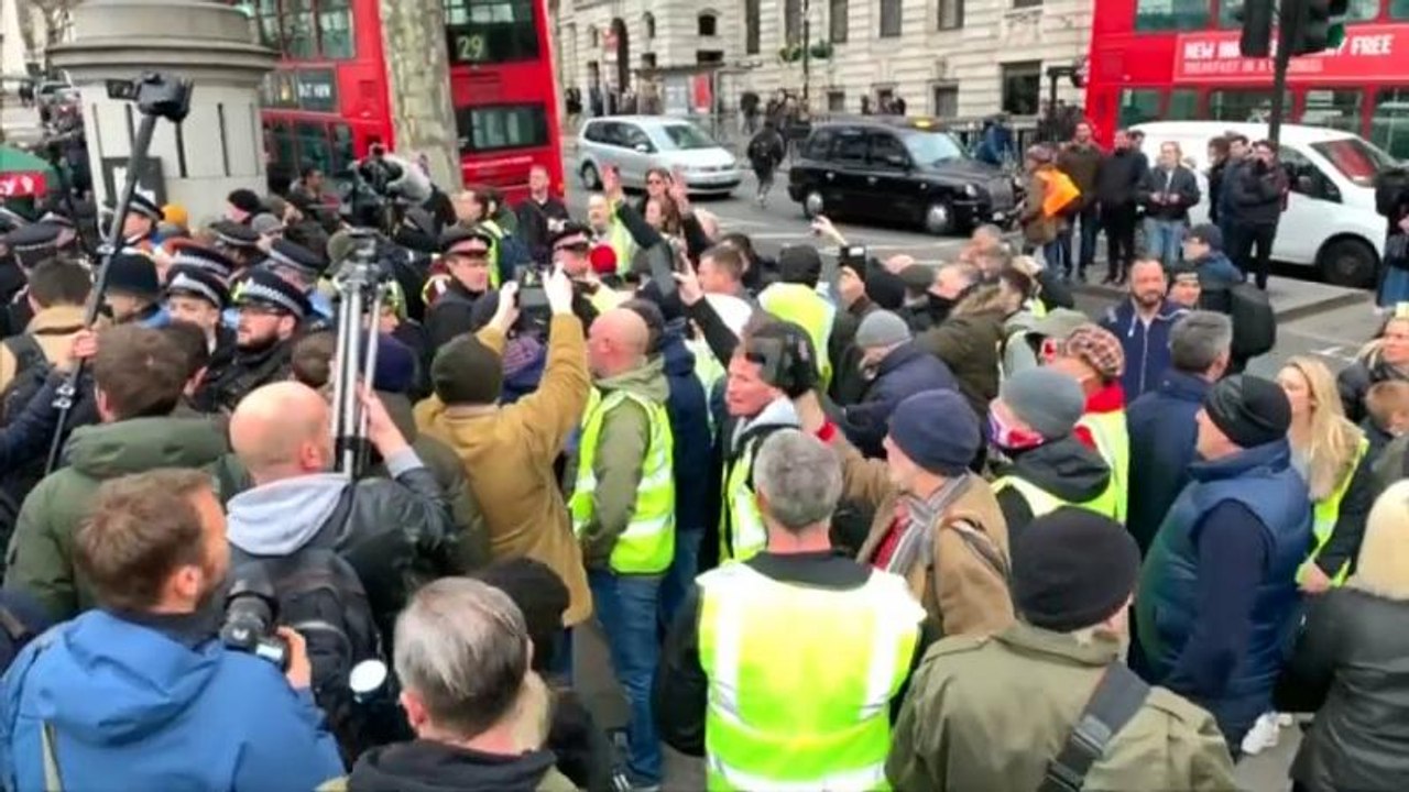 May: Kein Brexit wäre katastrophal