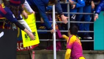 Luis Suárez gives his Shirt to a fan