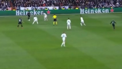 Neymar hits ball to Gianluca Rocchi ,referee of PSG vs. Real Madrid