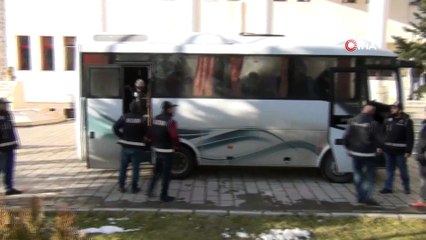 Afyonkarahisar’da karşılıksız çekle dolandırıcılık yapan zanlılar yakalandı