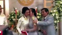 Mẹ Võ Hạ Trâm khóc trong đám cưới