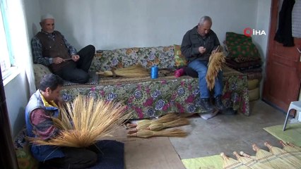 Geleneksel yöntemlerle üretiyor, Türkiye'ye satıyorlar