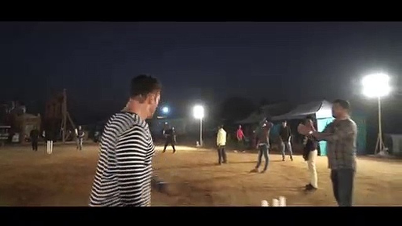 salman khan play cricket on bharat movie set dirv