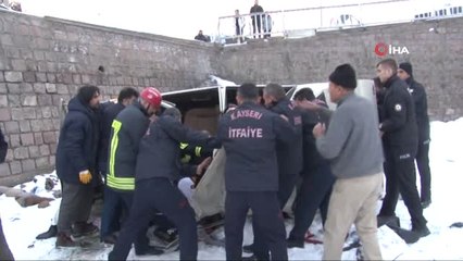 Kontrolden Çıkan Otomobil Köprüden Uçtu: 1 Yaralı