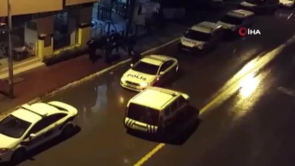 Pendik'te Yakalanan Hırsızlık Şüphelileri Dakikalarca Polise Direnerek Bağırdı