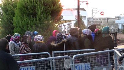 Kilis’te 6 aylık iş için uzun kuyruklar oluştu