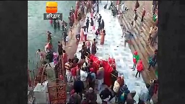 मकर संक्रांति के पर्व पर गंगा में लगी ‘आस्था की डूबकी’