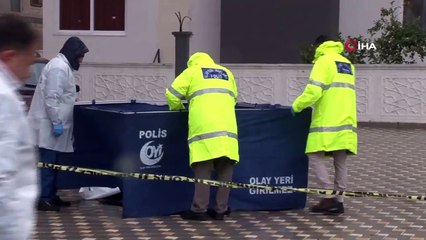 Adana'da Bir Kadın Oturmadığı Bir Apartmanın Bahçesinde Ölü Bulundu