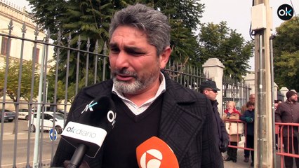 Declaraciones del padre de Mari Luz a la entrada del Parlamento de Andalucía