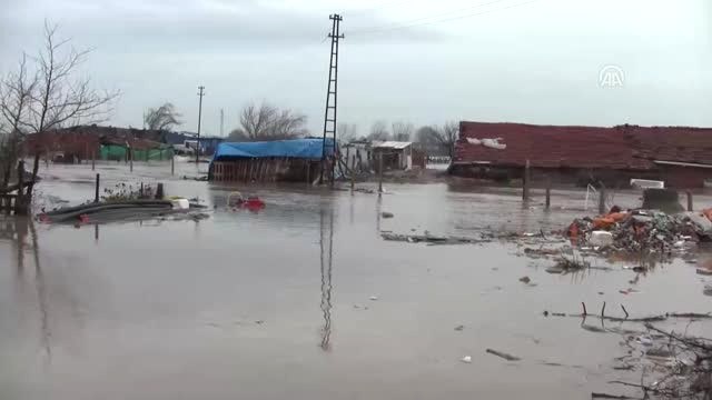 Bursa'da Dere Taştı, Evleri Su Bastı